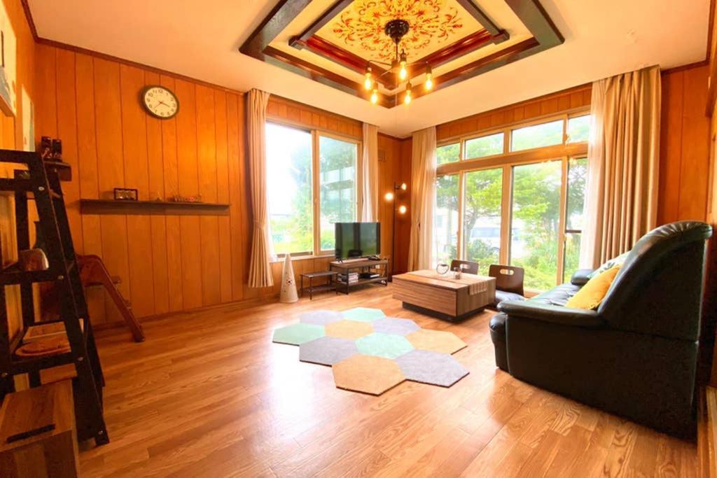 Manyi'S Onsen House 天然温泉マンイの湯 Villa Shiraoi Bagian luar foto