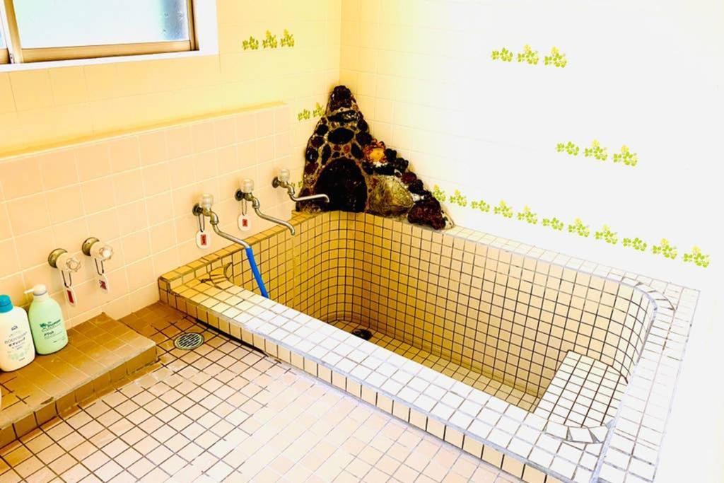 Manyi'S Onsen House 天然温泉マンイの湯 Villa Shiraoi Bagian luar foto